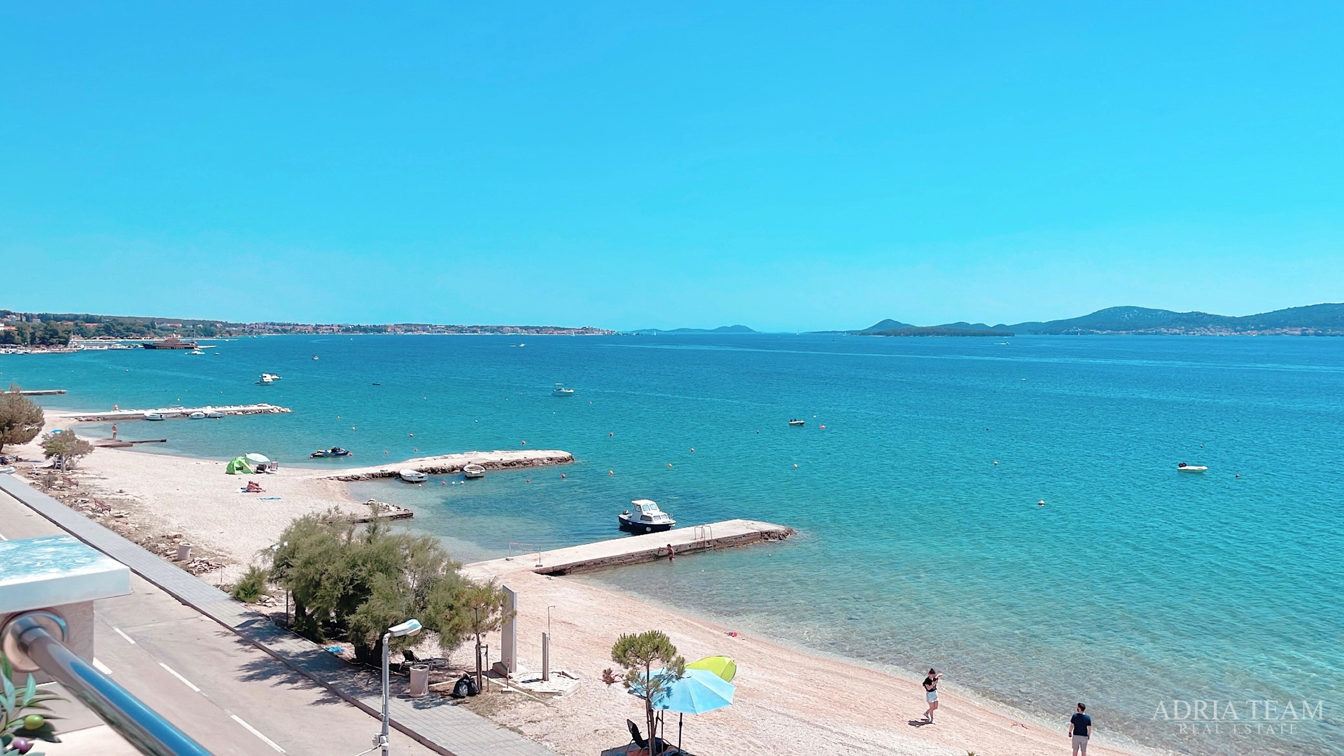 APARTMENT, 1ST ROW TO THE SEA, ON A BEAUTIFUL BEACH WITH BIG TERRACE - TURANJ