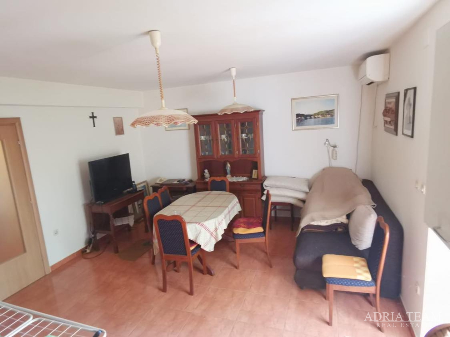 HOUSE WITH 3 APARTMENTS AND LARGE YARD - POLJANA, UGLJAN