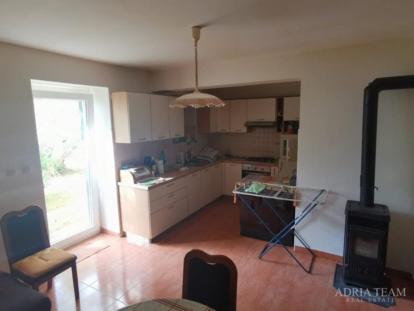 HOUSE WITH 3 APARTMENTS AND LARGE YARD - POLJANA, UGLJAN