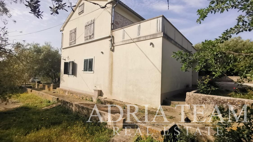 HOUSE WITH 3 APARTMENTS AND BIG INFIELD - POLJANA, UGLJAN