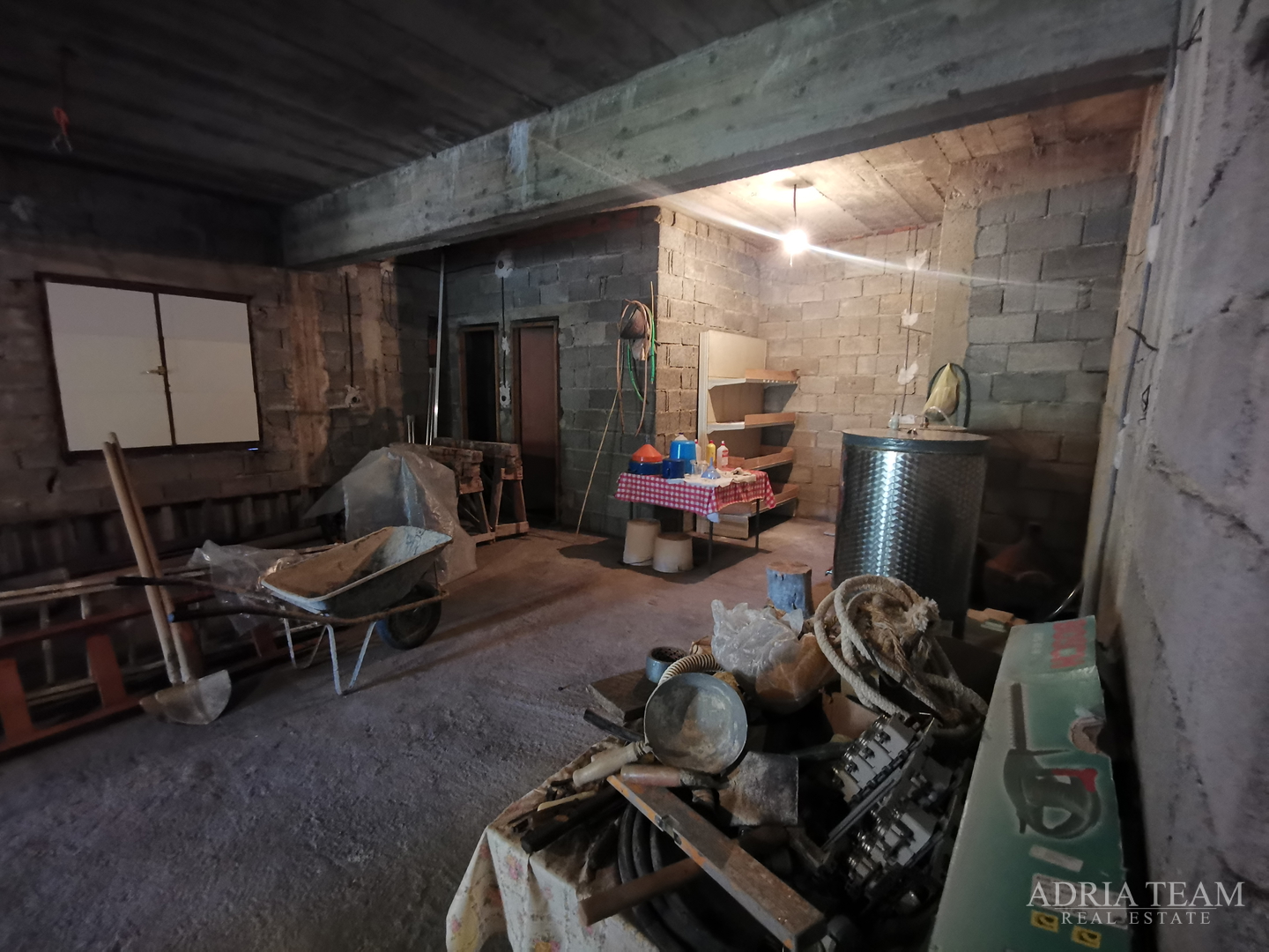 EXCELLENT INVESTMENT, 50 M FROM THE SEA! PAG, POVLJANA