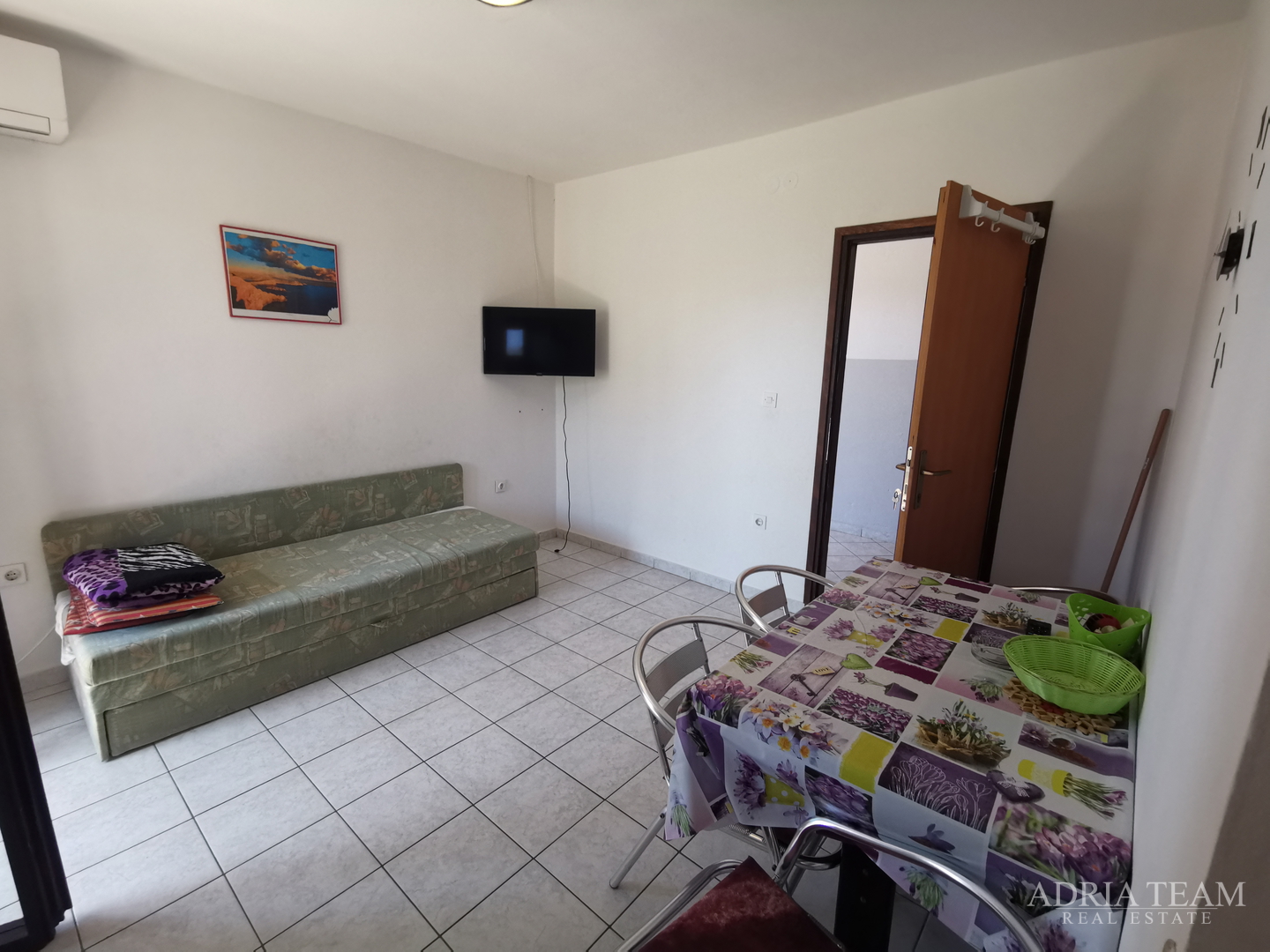 EXCELLENT INVESTMENT, 50 M FROM THE SEA! PAG, POVLJANA