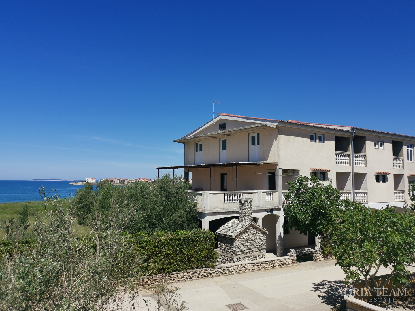 EXCELLENT INVESTMENT, 50 M FROM THE SEA! PAG, POVLJANA