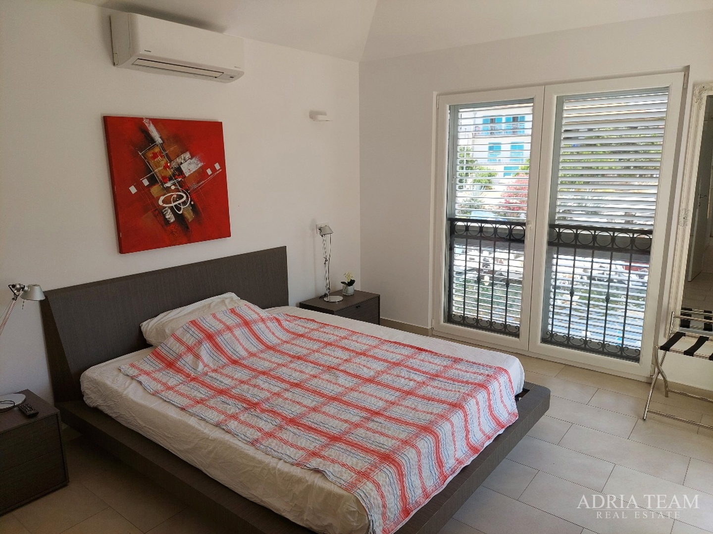 VILLA, 5 M FROM THE SEA, EXCELLENT LOCATION! - ROGOZNICA