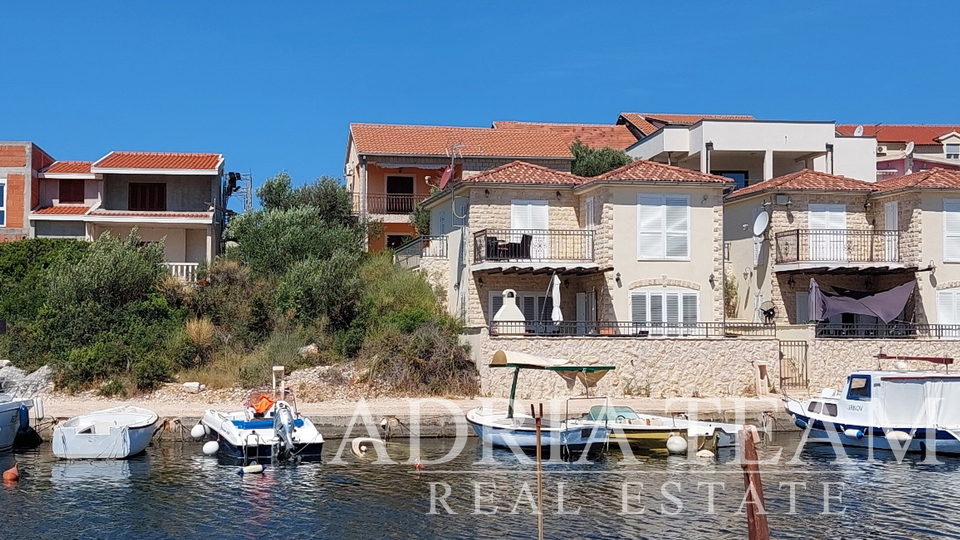 VILLA, 5 m FROM THE SEA, GREAT LOCATION! - ROGOZNICA