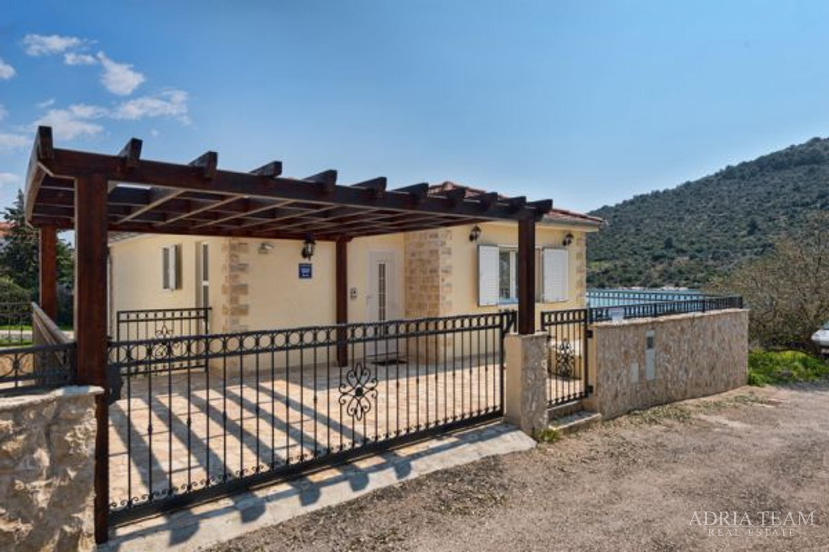 VILLA, 5 M FROM THE SEA, EXCELLENT LOCATION! - ROGOZNICA