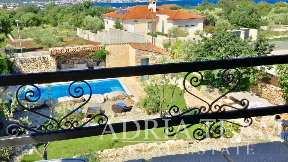 NEWLY RENOVATED VILLA IN ANTIQUE STYLE WITH SEA VIEW - SVETI VID, MALINSKA