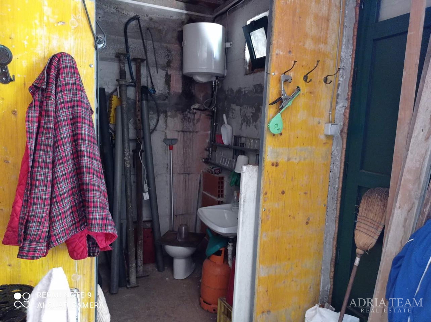 KUĆICA I GARAŽA - BILOTINJAK, PRIVLAKA