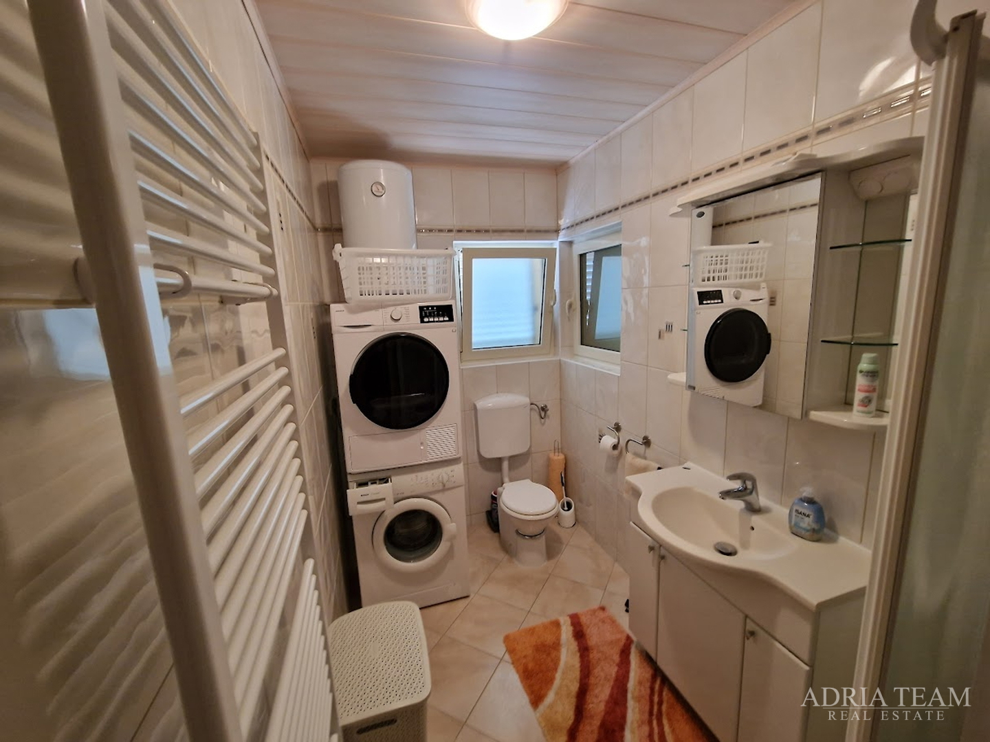 HOUSE WITH 2 APARTMENTS, IMMEDIATE PROXIMITY TO THE SEA - MASLENICA