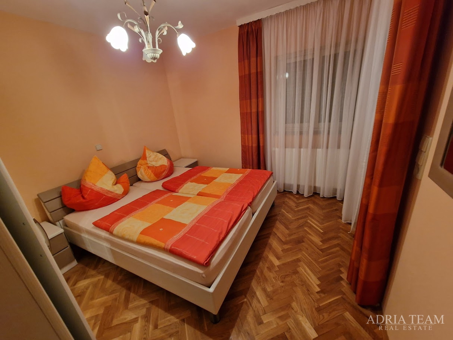 HOUSE WITH 2 APARTMENTS, IMMEDIATE PROXIMITY TO THE SEA - MASLENICA