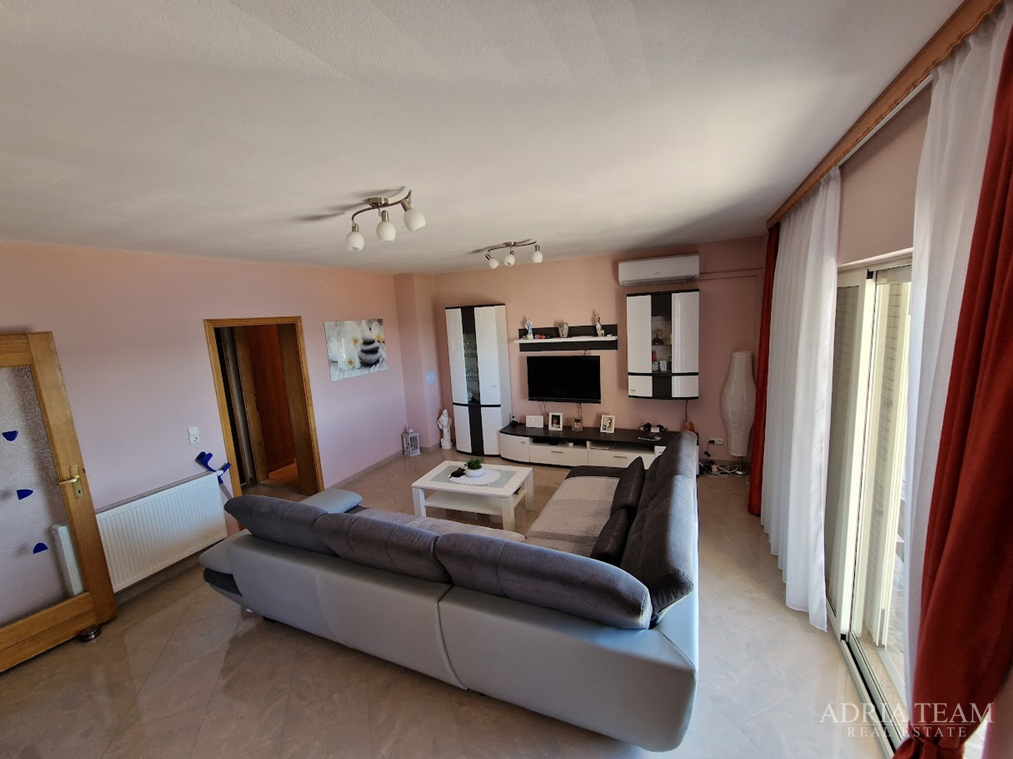 HOUSE WITH 2 APARTMENTS, IMMEDIATE PROXIMITY TO THE SEA - MASLENICA