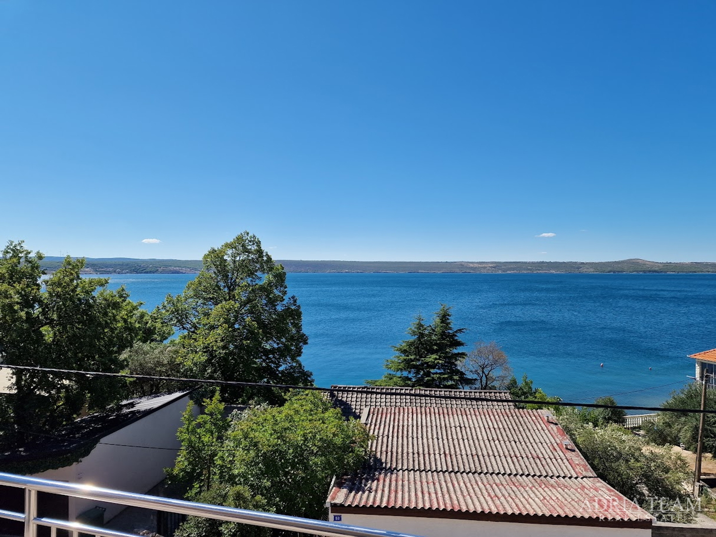 HOUSE WITH 2 APARTMENTS, IMMEDIATE PROXIMITY TO THE SEA - MASLENICA