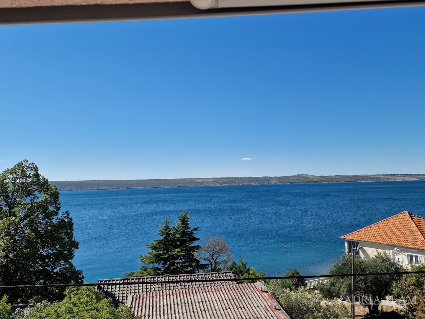 HOUSE WITH 2 APARTMENTS, IMMEDIATE PROXIMITY TO THE SEA - MASLENICA