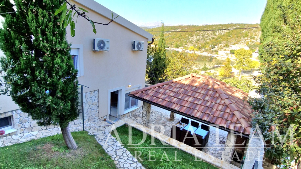 FAMILY HOUSE, FIRST ROW TO THE SEA - MEKA DRAGA