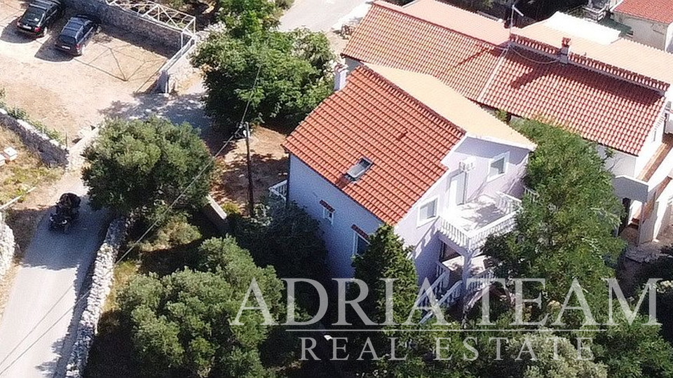 APARTMENT HOUSE WITH VAST GARDEN - JAKIŠNICA, STANIŠĆE, PAG