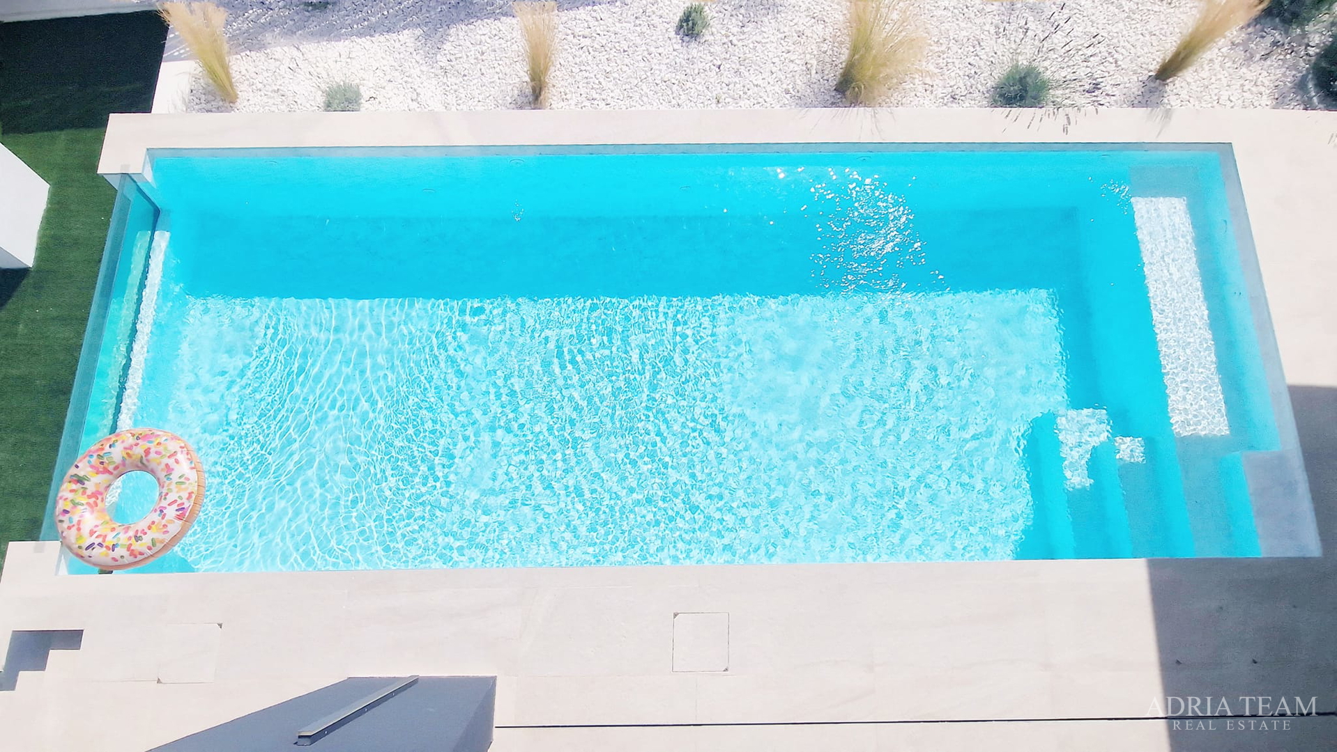 VILA, NOVOGRADNJA, IZVRSNA LOKACIJA - KOŽINO