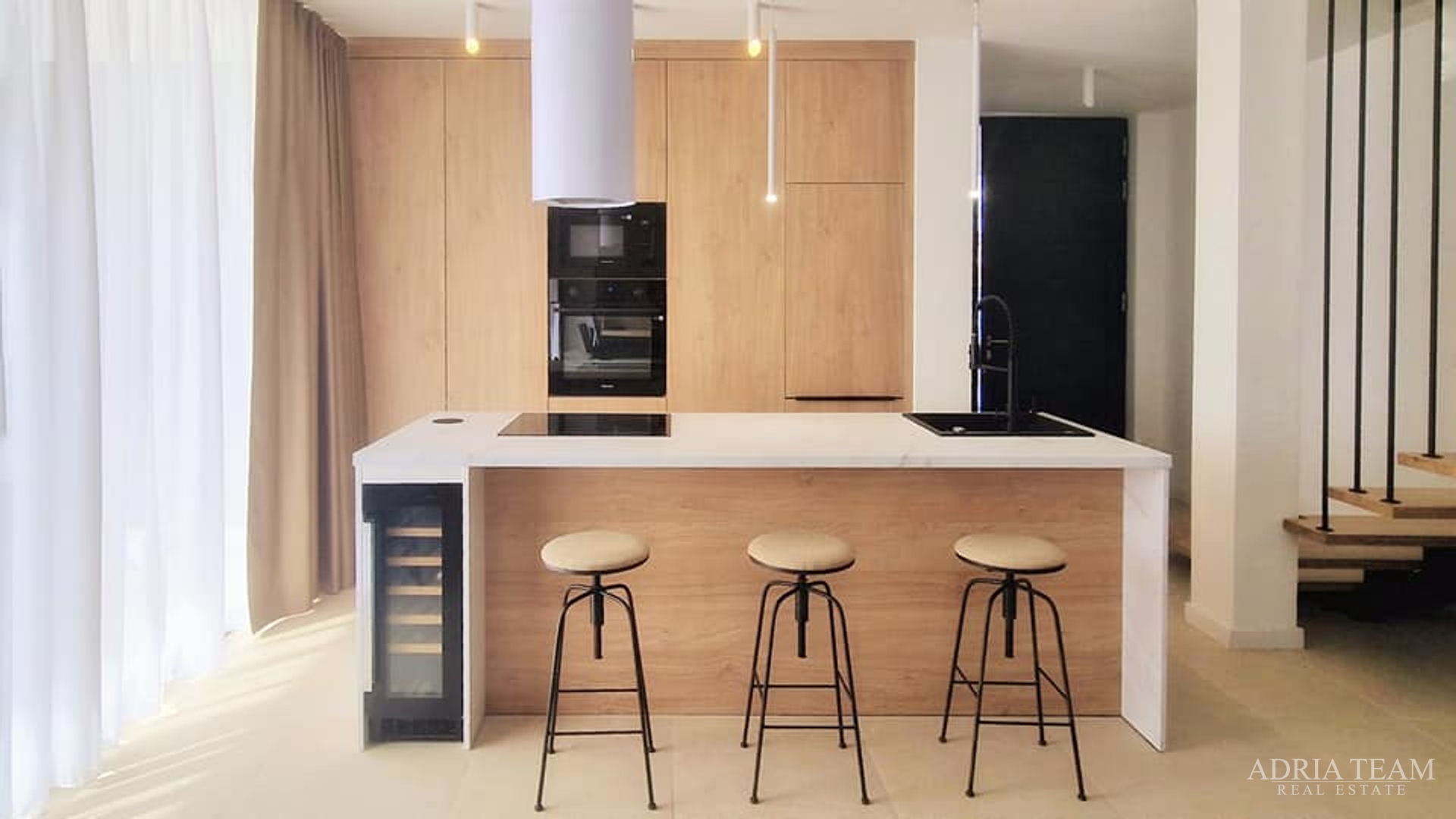 VILA, NOVOGRADNJA, IZVRSNA LOKACIJA - KOŽINO