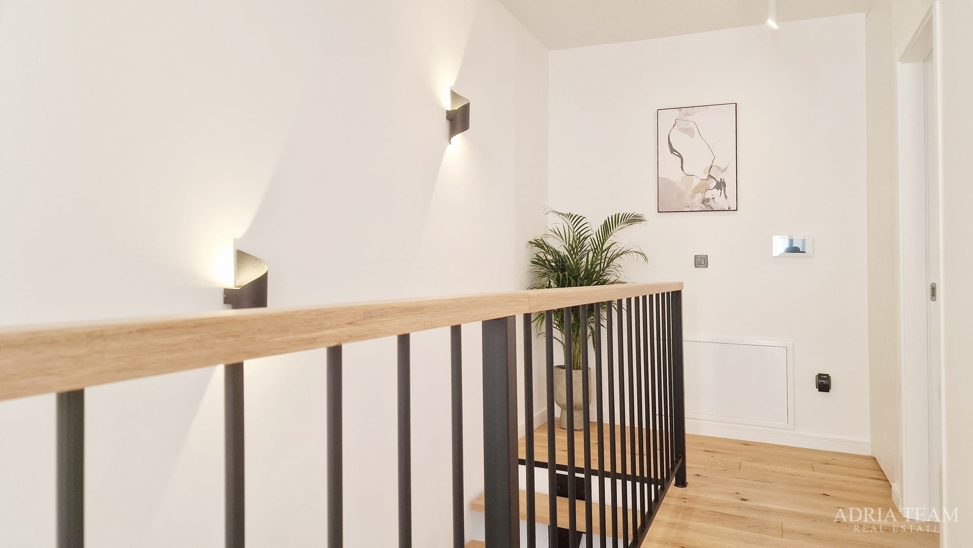 VILA, NOVOGRADNJA, IZVRSNA LOKACIJA - KOŽINO