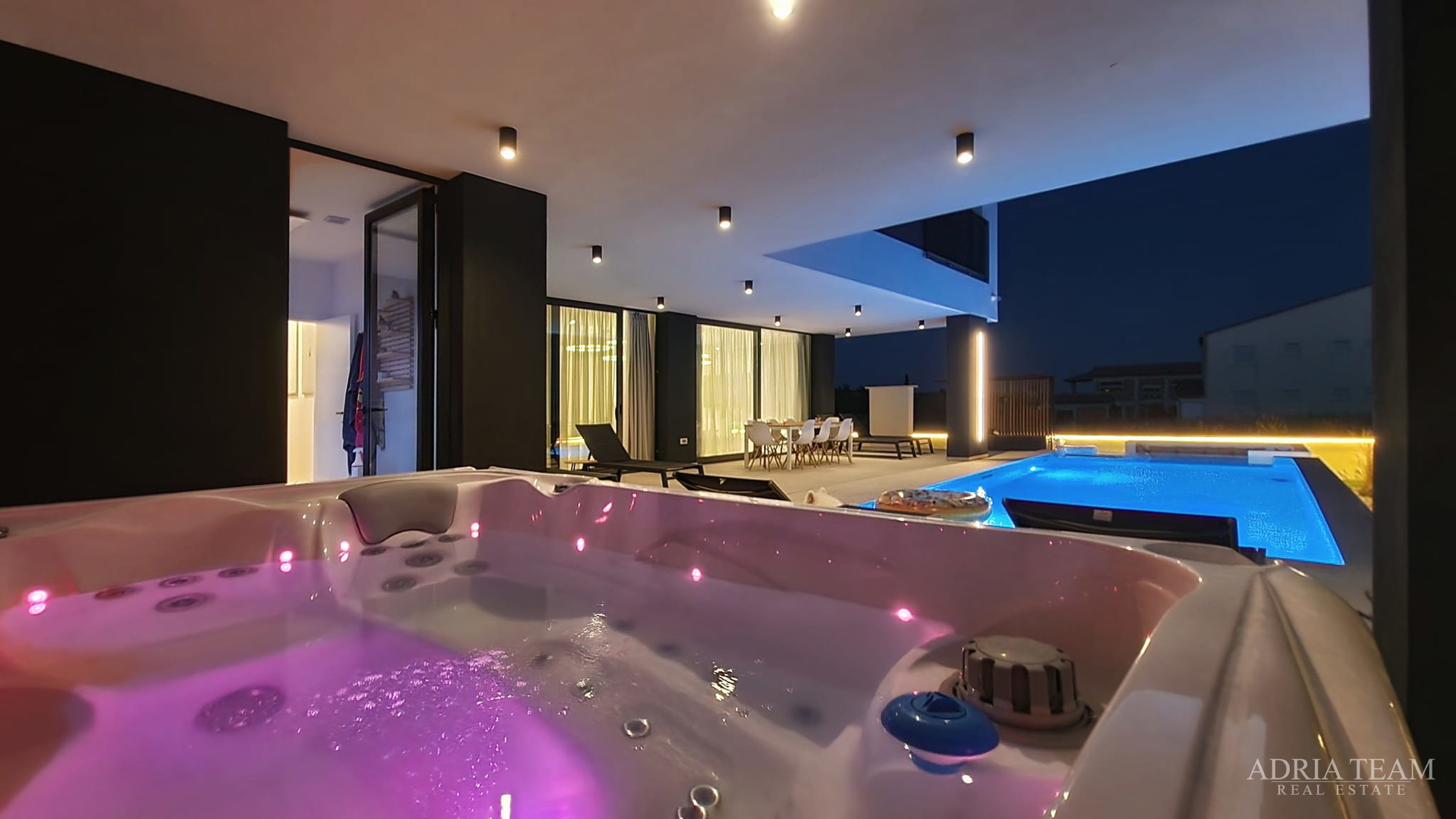 VILA, NOVOGRADNJA, IZVRSNA LOKACIJA - KOŽINO