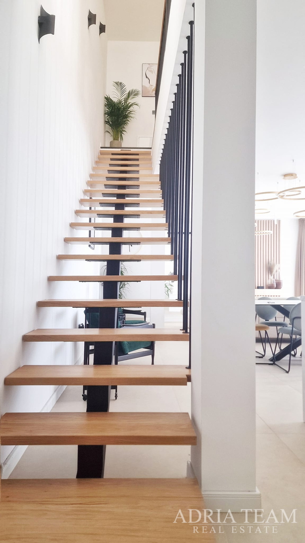 VILA, NOVOGRADNJA, IZVRSNA LOKACIJA - KOŽINO