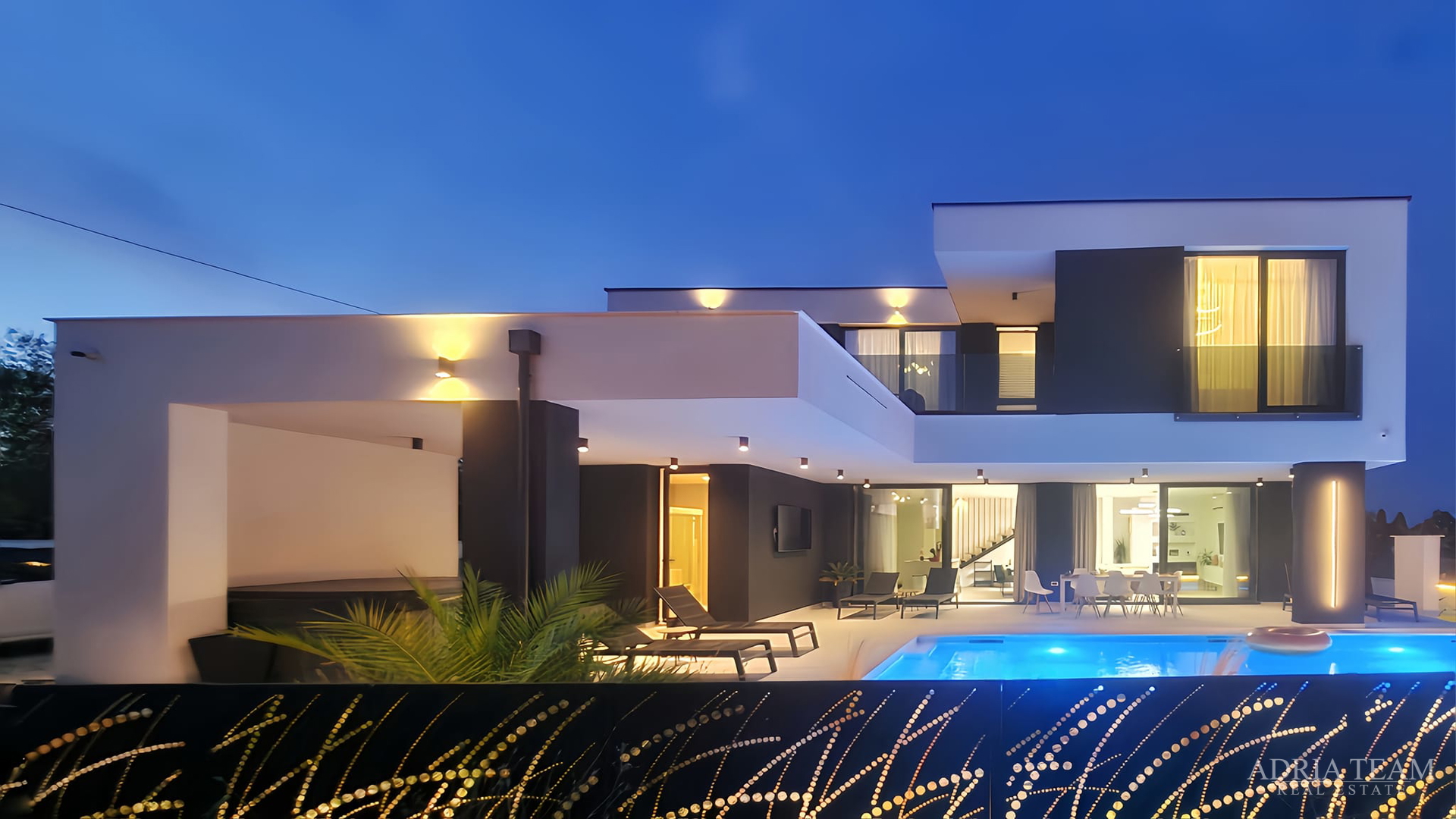 VILA, NOVOGRADNJA, IZVRSNA LOKACIJA - KOŽINO