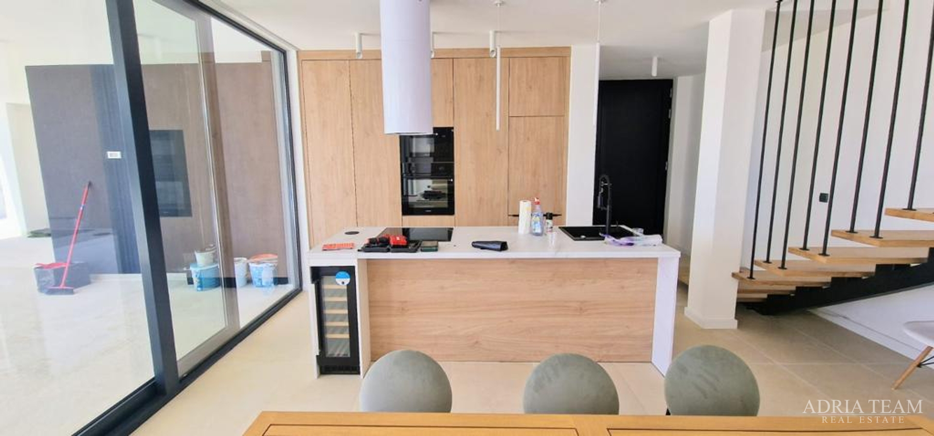 VILA, NOVOGRADNJA, IZVRSNA LOKACIJA - KOŽINO