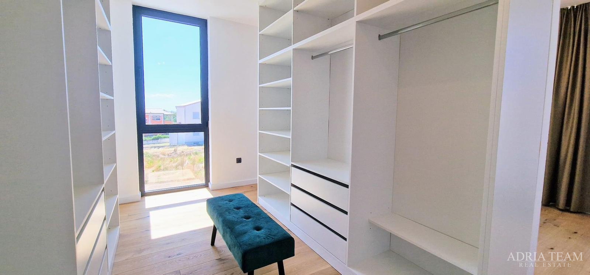 VILA, NOVOGRADNJA, IZVRSNA LOKACIJA - KOŽINO