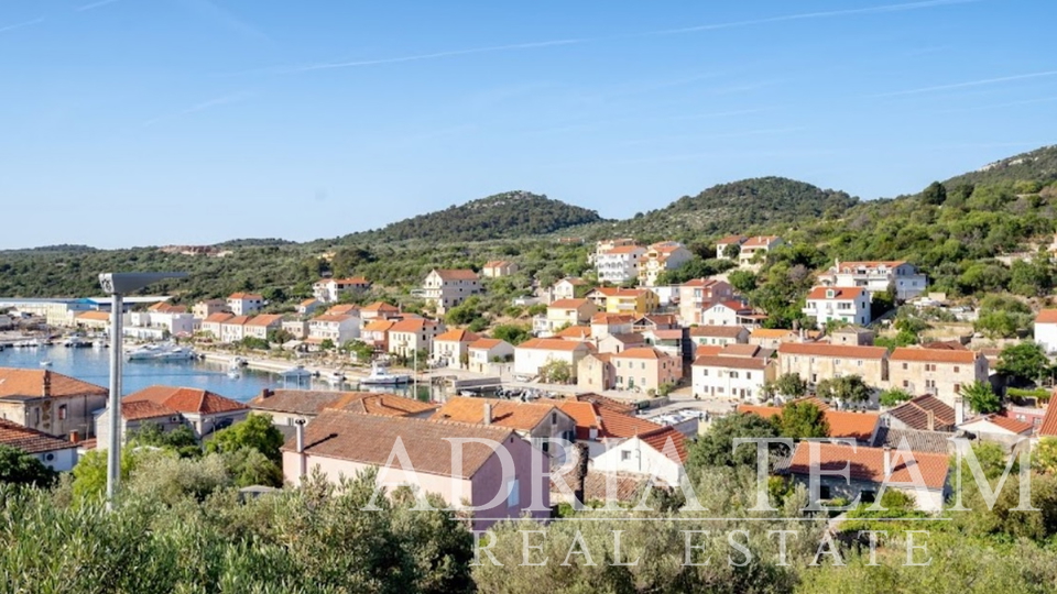 GRAĐEVINSKO ZEMLJIŠTE U BLIZINI TELAŠĆICE - SALI, DUGI OTOK