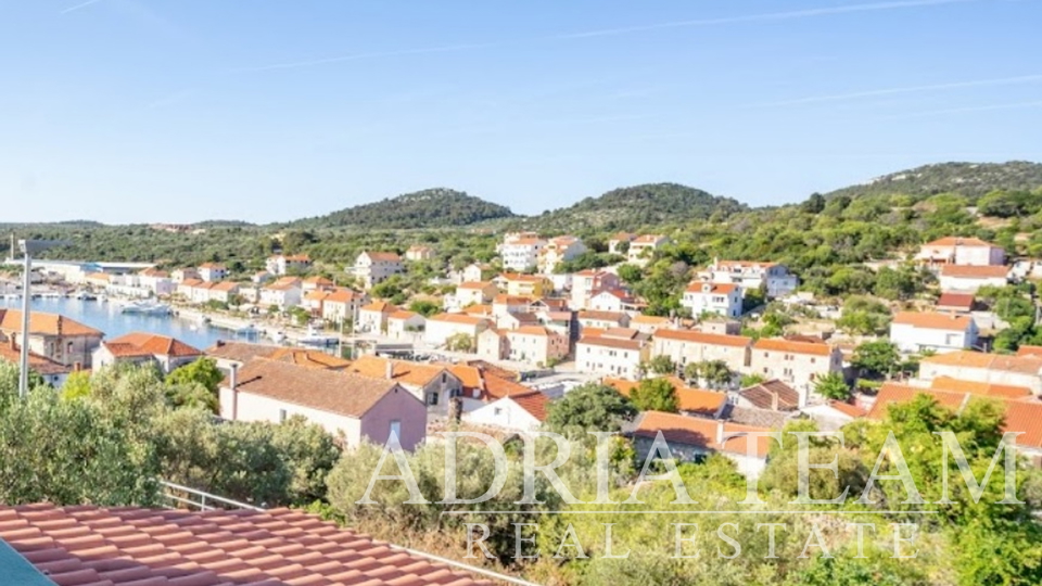 GRAĐEVINSKO ZEMLJIŠTE U BLIZINI TELAŠĆICE - SALI, DUGI OTOK