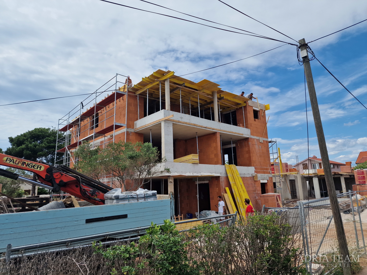 4 APARTMENTS IN A RESIDENTIAL BUILDING, NEW CONSTRUCTION - VIR