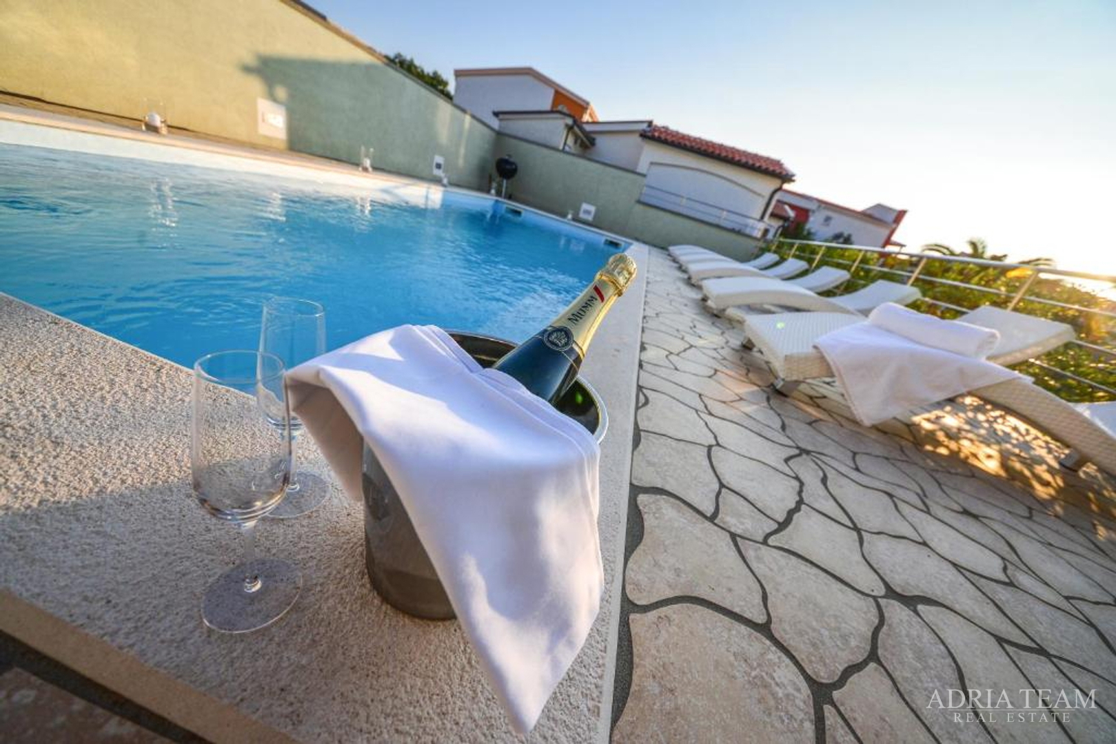 VILA, DRUGI RED DO MORA - VIR