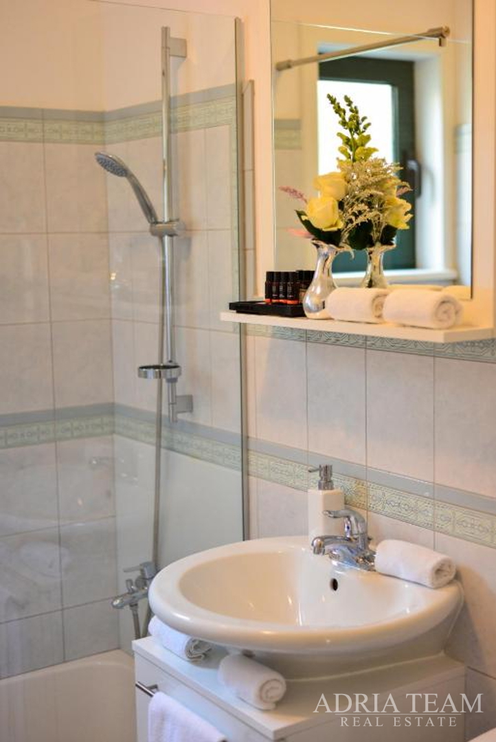 VILA, DRUGI RED DO MORA - VIR