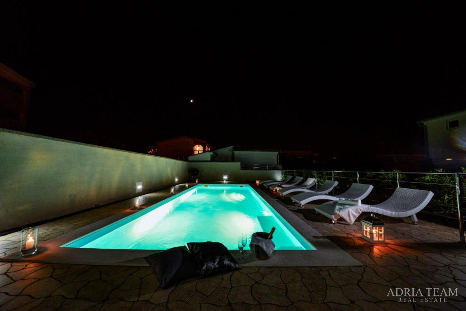 VILA, DRUGI RED DO MORA - VIR