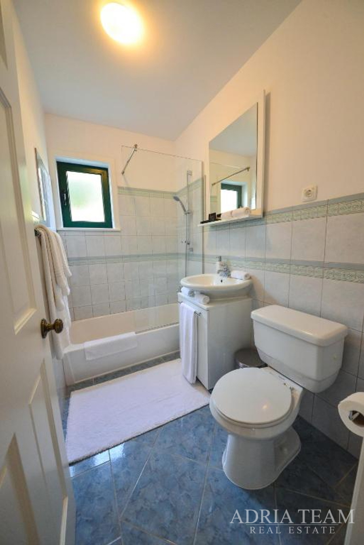 VILA, DRUGI RED DO MORA - VIR