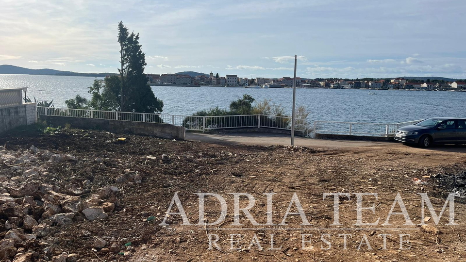 APARTMÁNY, PRVNÍ ŘADA K MOŘI - BRODARICA, ŠIBENIK