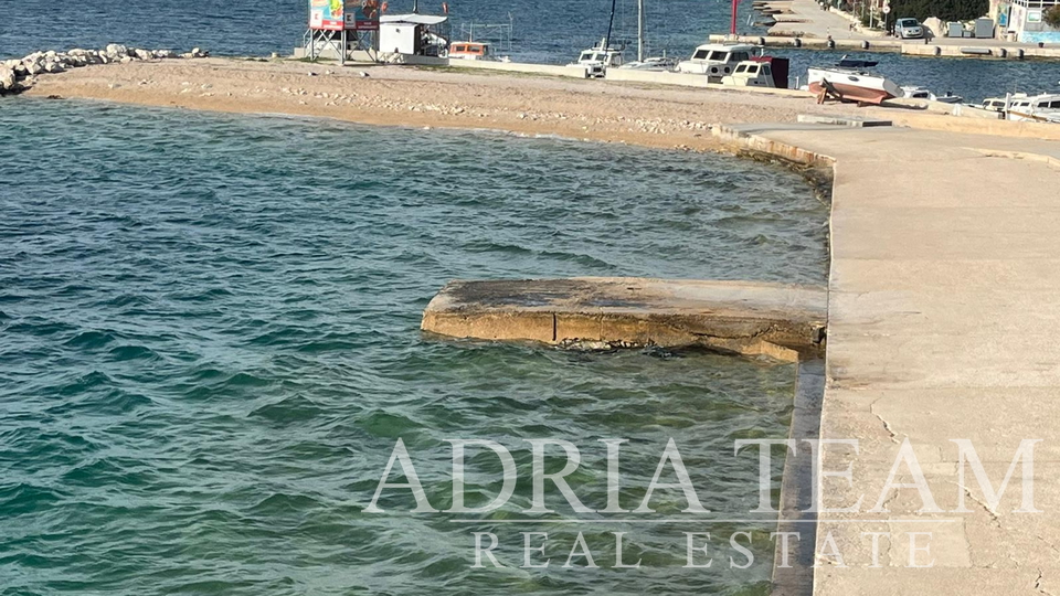 STANOVI, PRVI RED DO MORA - BRODARICA, ŠIBENIK