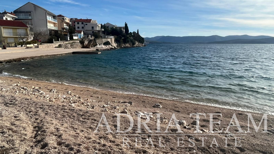 APARTMÁNY, PRVNÍ ŘADA K MOŘI - BRODARICA, ŠIBENIK