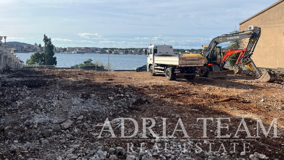 STANOVI, PRVI RED DO MORA - BRODARICA, ŠIBENIK