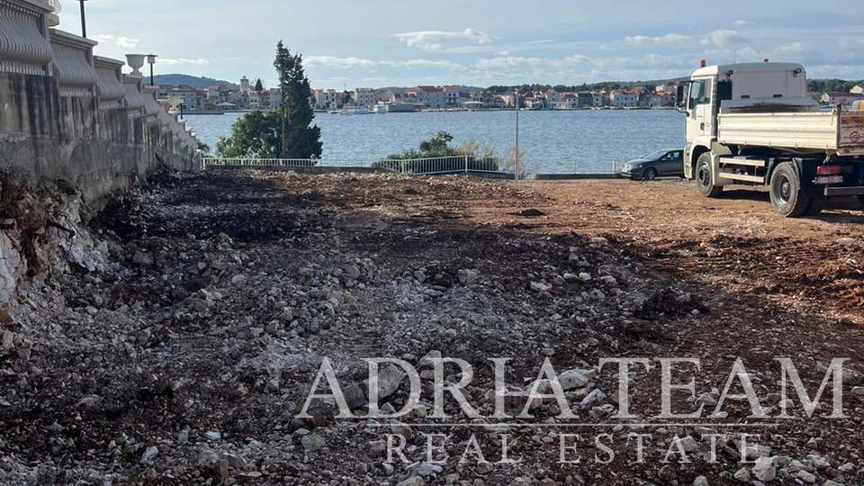 APARTMÁNY, PRVNÍ ŘADA K MOŘI - BRODARICA, ŠIBENIK