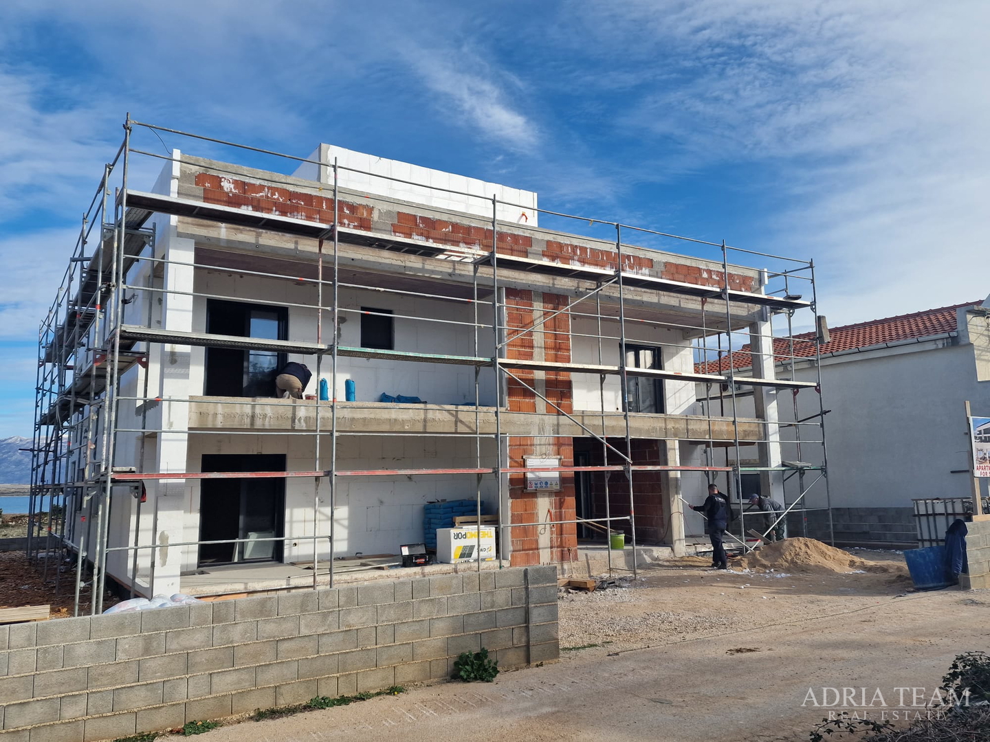 APARTMANI U STAMBENOJ ZGRADI U PRIZEMLJU, NOVOGRADNJA - VIR