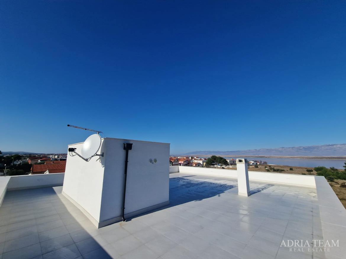 APARTMANI U STAMBENOJ ZGRADI U PRIZEMLJU, NOVOGRADNJA - VIR