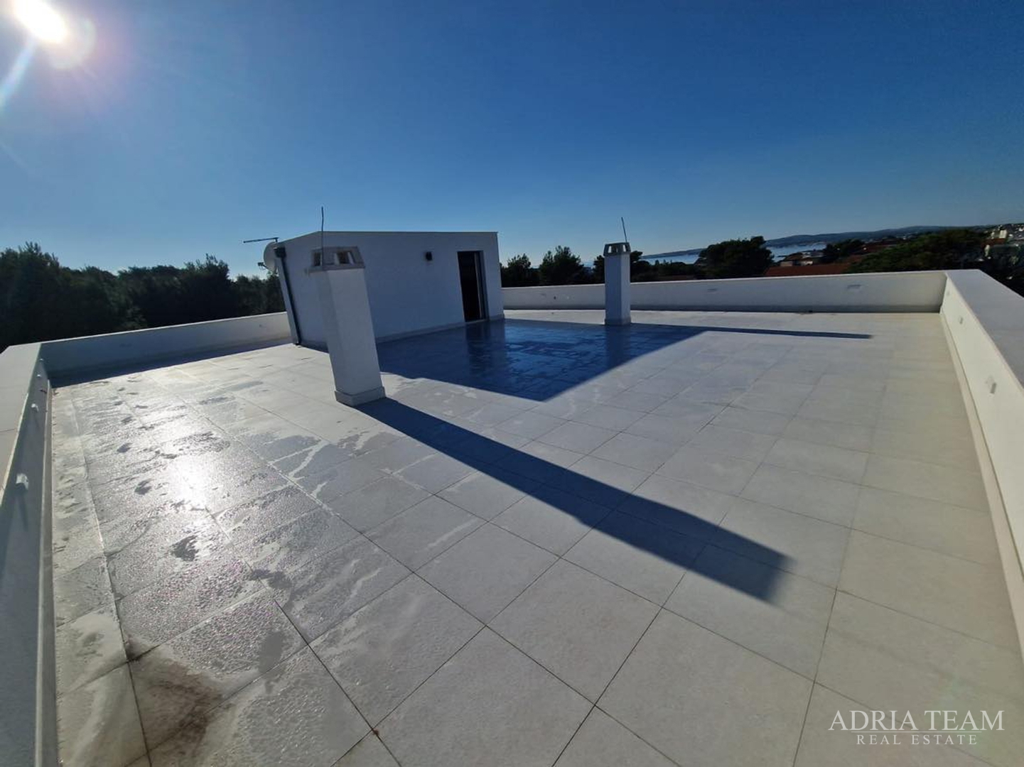 APARTMANI U STAMBENOJ ZGRADI U PRIZEMLJU, NOVOGRADNJA - VIR