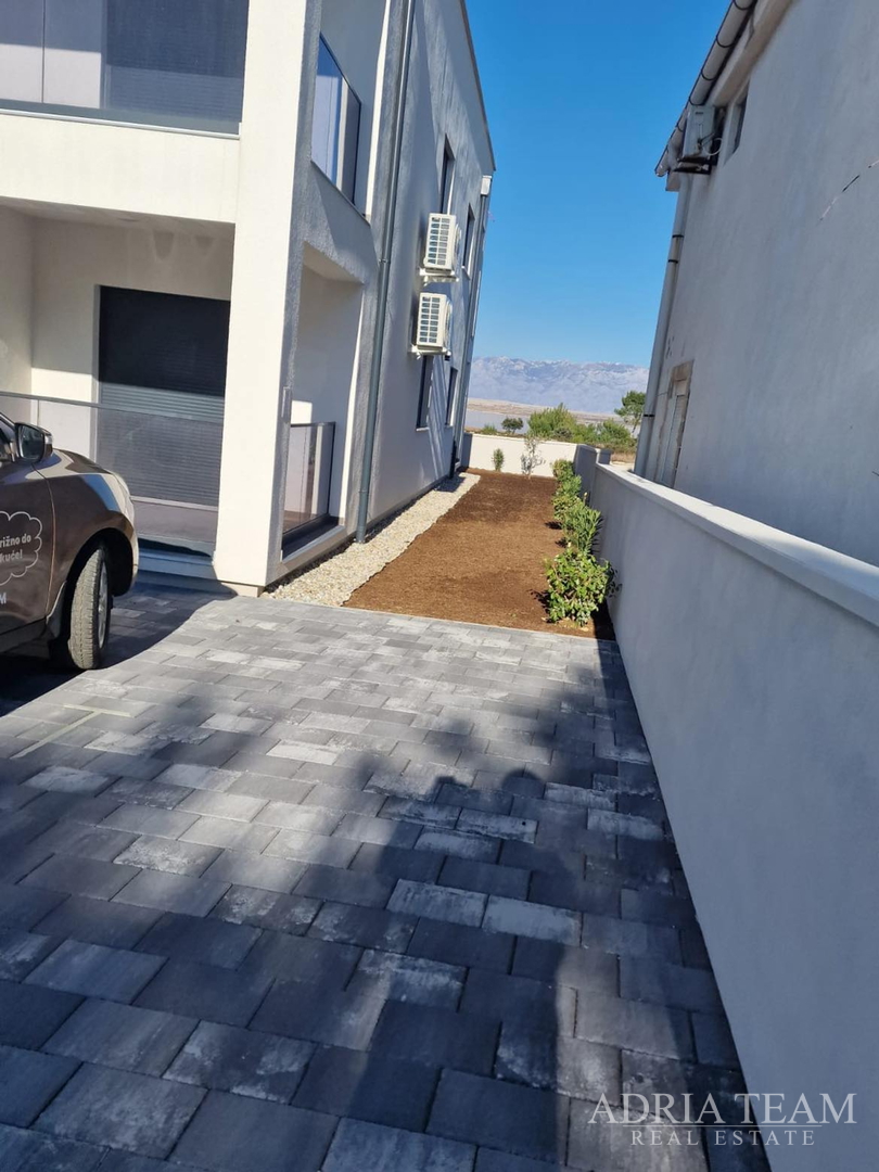 APARTMANI U STAMBENOJ ZGRADI U PRIZEMLJU, NOVOGRADNJA - VIR