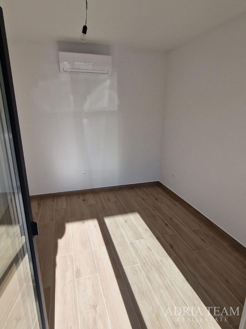 APARTMANI U STAMBENOJ ZGRADI U PRIZEMLJU, NOVOGRADNJA - VIR
