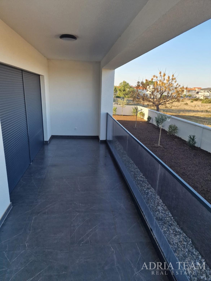 APARTMANI U STAMBENOJ ZGRADI U PRIZEMLJU, NOVOGRADNJA - VIR