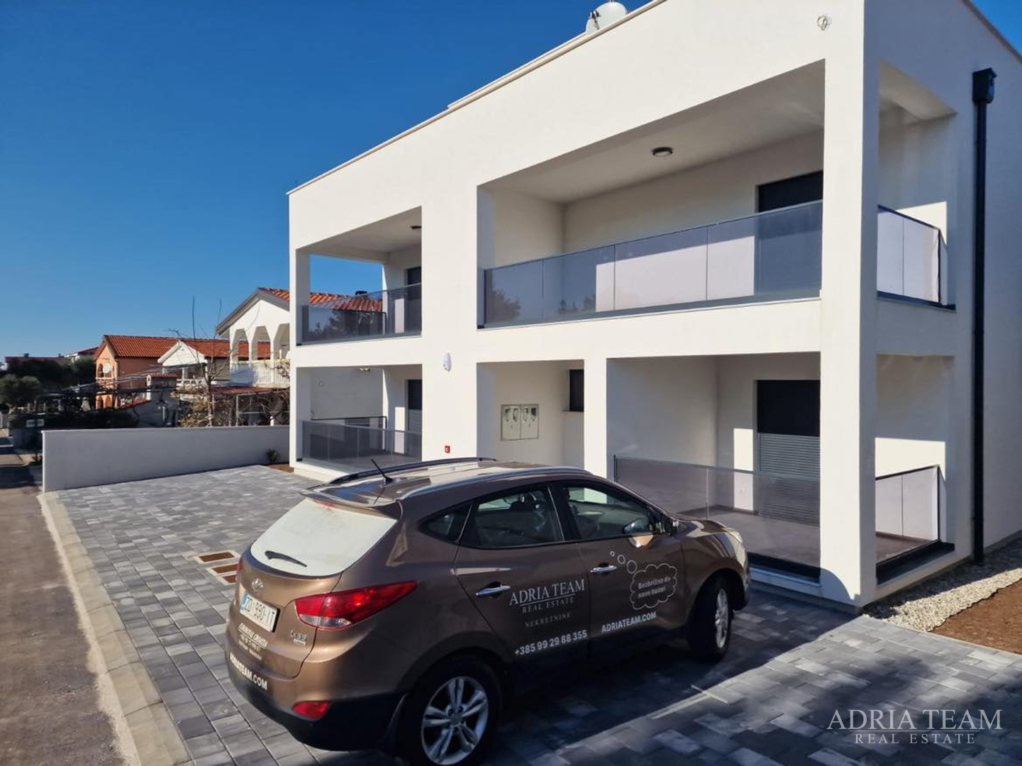 APARTMANI U STAMBENOJ ZGRADI U PRIZEMLJU, NOVOGRADNJA - VIR