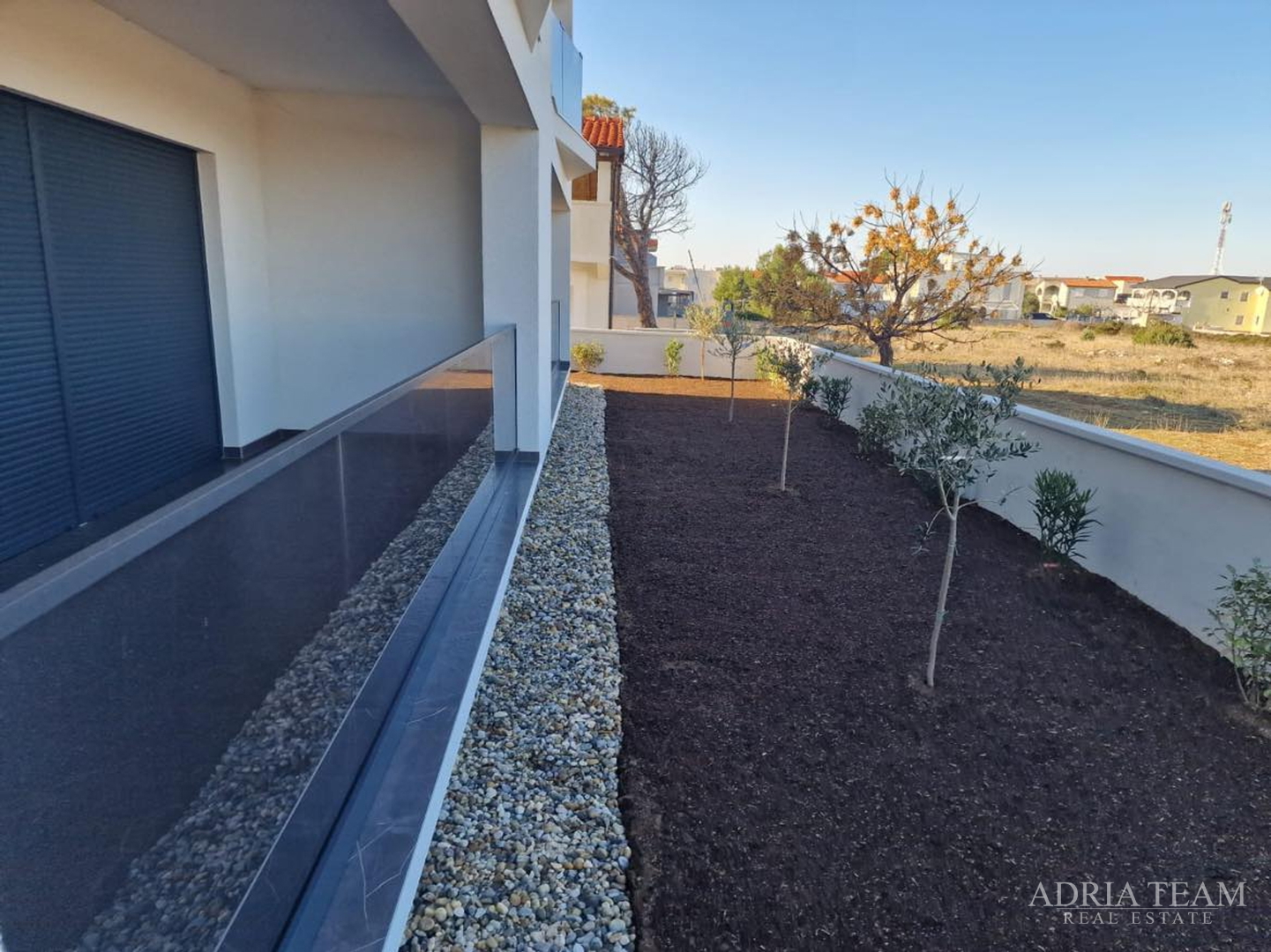 APARTMANI U STAMBENOJ ZGRADI U PRIZEMLJU, NOVOGRADNJA - VIR
