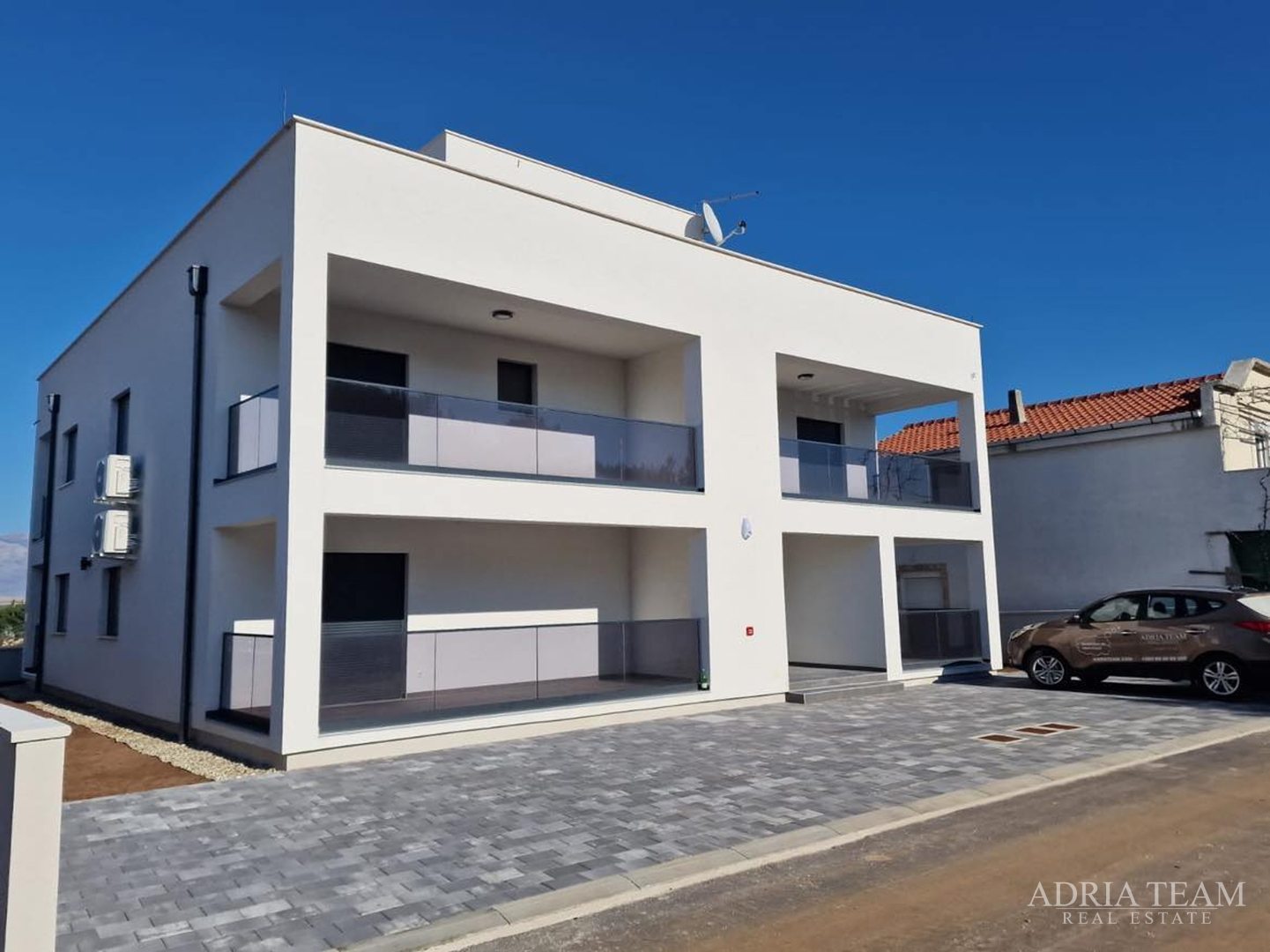 APARTMANI U STAMBENOJ ZGRADI U PRIZEMLJU, NOVOGRADNJA - VIR