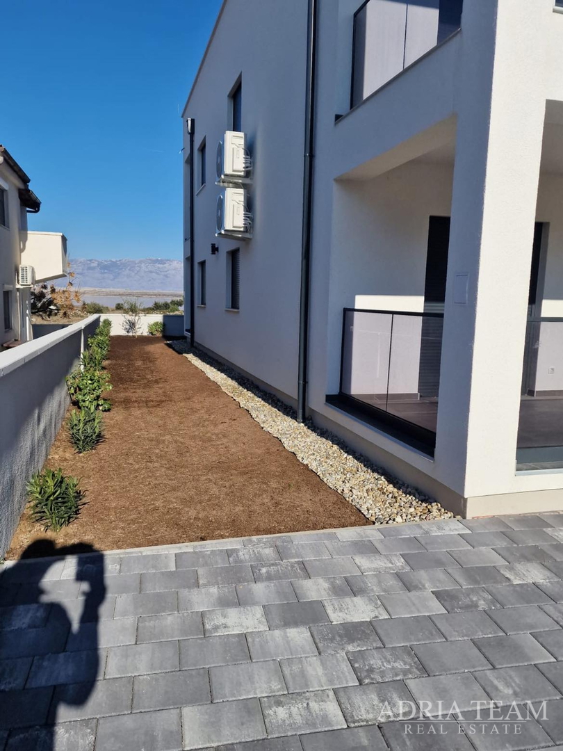 APARTMANI U STAMBENOJ ZGRADI U PRIZEMLJU, NOVOGRADNJA - VIR