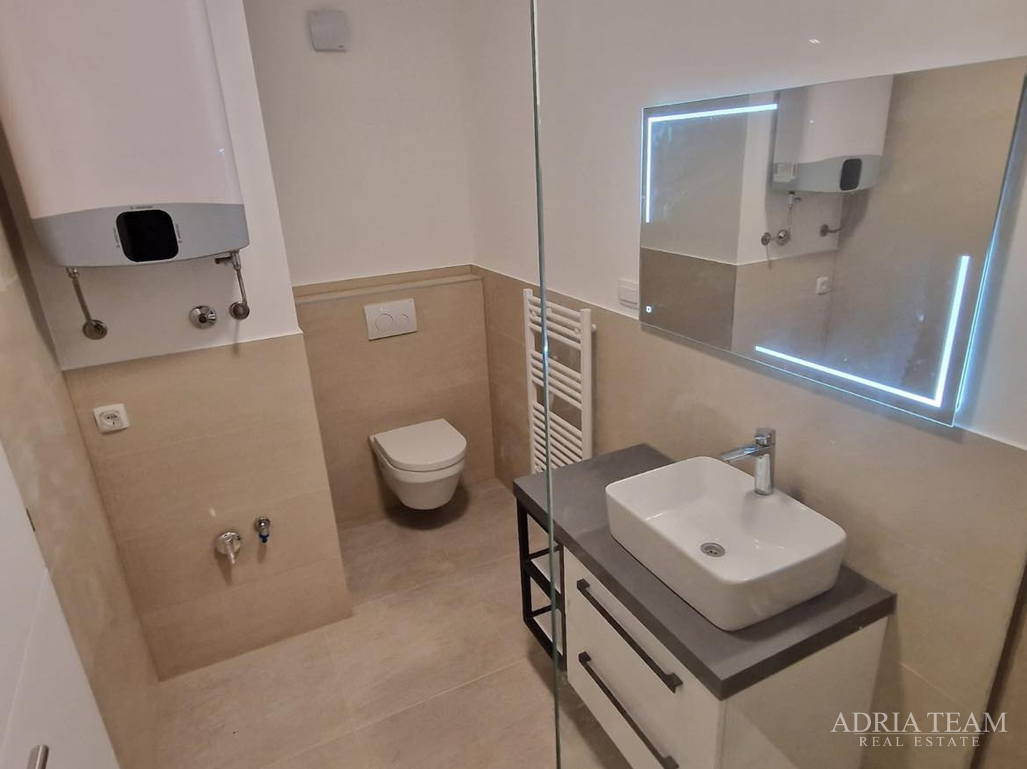 APARTMANI U STAMBENOJ ZGRADI U PRIZEMLJU, NOVOGRADNJA - VIR